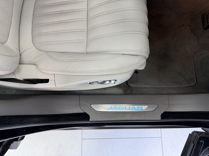 Used Jaguar F-Pace 2017 for sale - 76553612: Photo 46