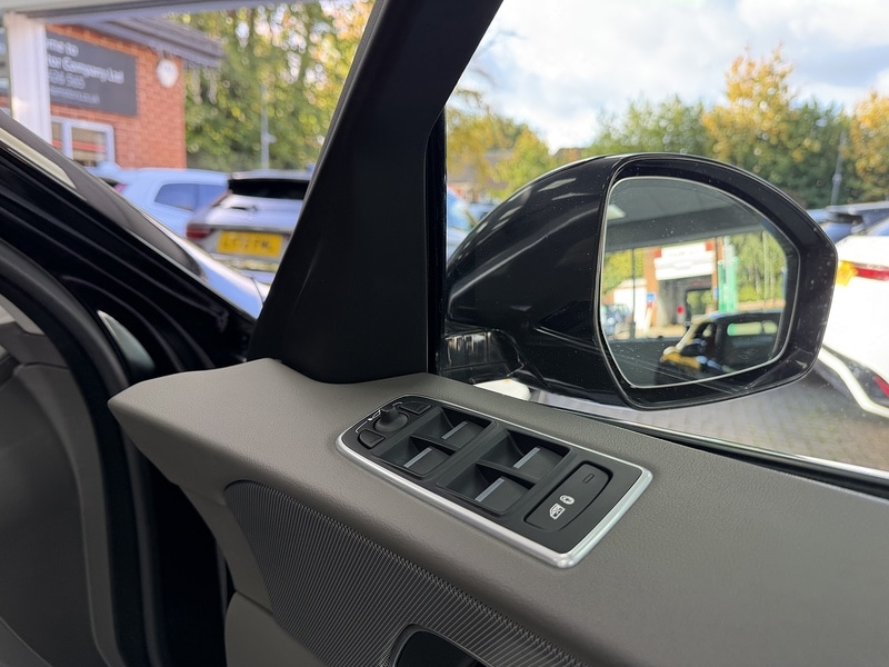 Used Jaguar F-Pace 2017 for sale - 76553612: Photo 48