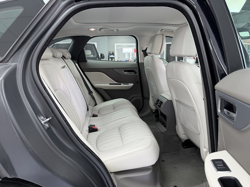 Used Jaguar F-Pace 2017 for sale - 76553612: Photo 52