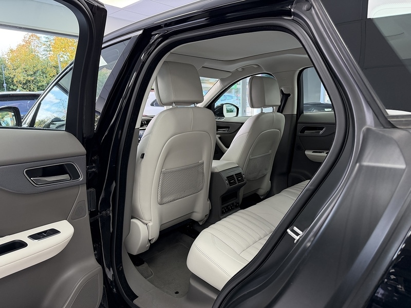 Used Jaguar F-Pace 2017 for sale - 76553612: Photo 58