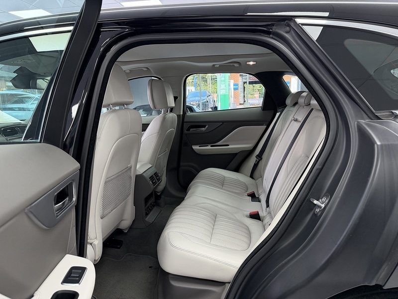 Used Jaguar F-Pace 2017 for sale - 76553612: Photo 59