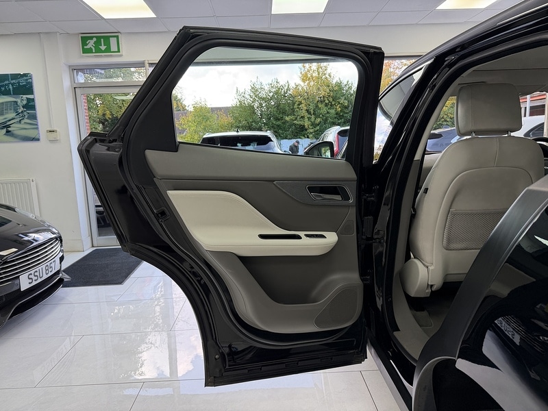 Used Jaguar F-Pace 2017 for sale - 76553612: Photo 61