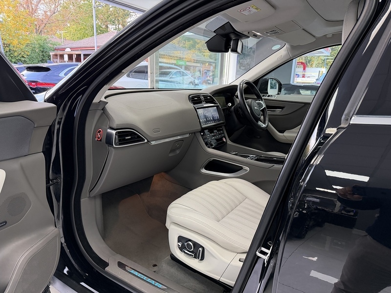 Used Jaguar F-Pace 2017 for sale - 76553612: Photo 62