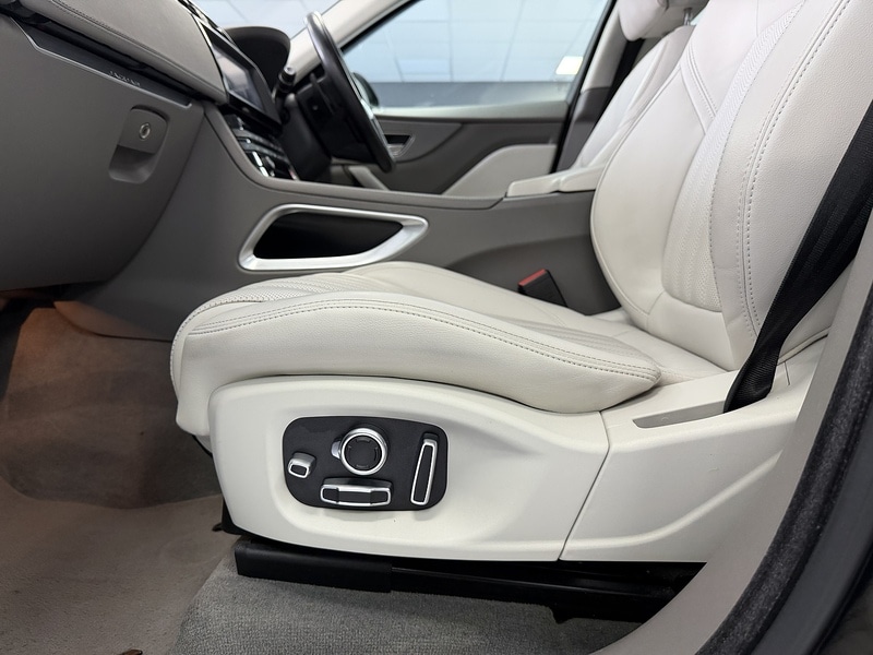 Used Jaguar F-Pace 2017 for sale - 76553612: Photo 65