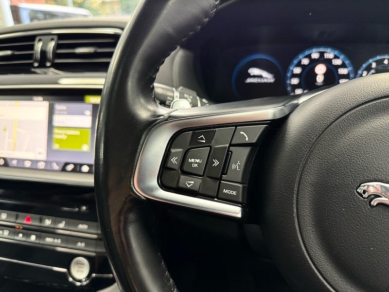 Used Jaguar F-Pace 2017 for sale - 76663659: Photo 24