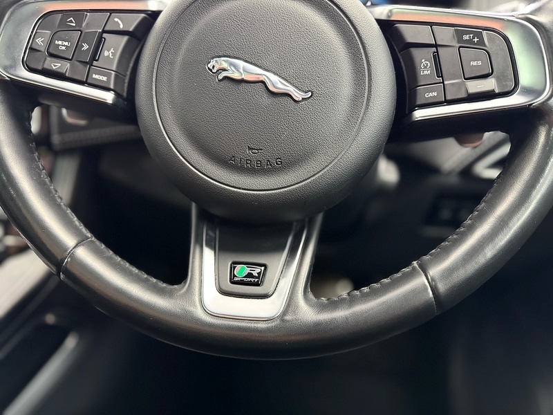 Used Jaguar F-Pace 2017 for sale - 76663659: Photo 25