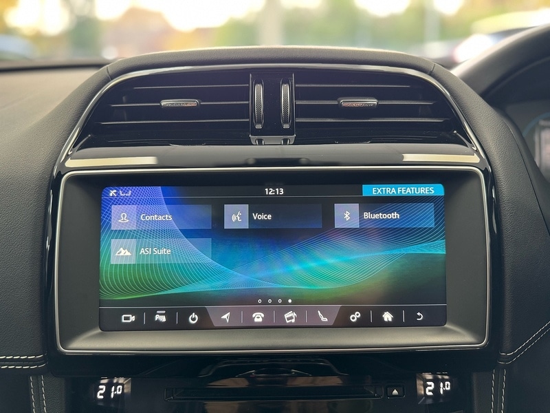 Used Jaguar F-Pace 2017 for sale - 76663659: Photo 33