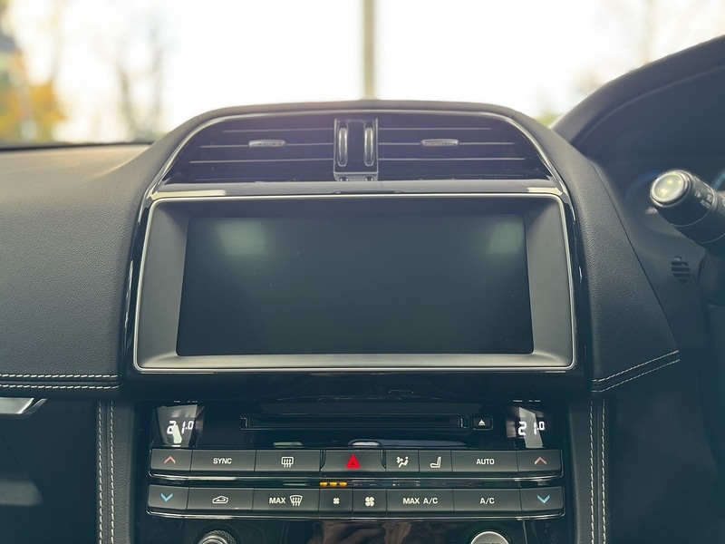 Used Jaguar F-Pace 2017 for sale - 76663659: Photo 36