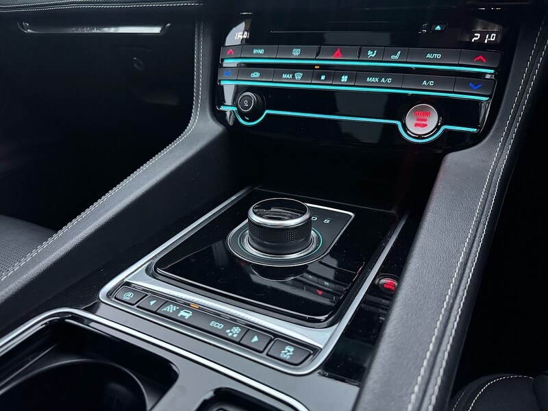 Used Jaguar F-Pace 2017 for sale - 76663659: Photo 38