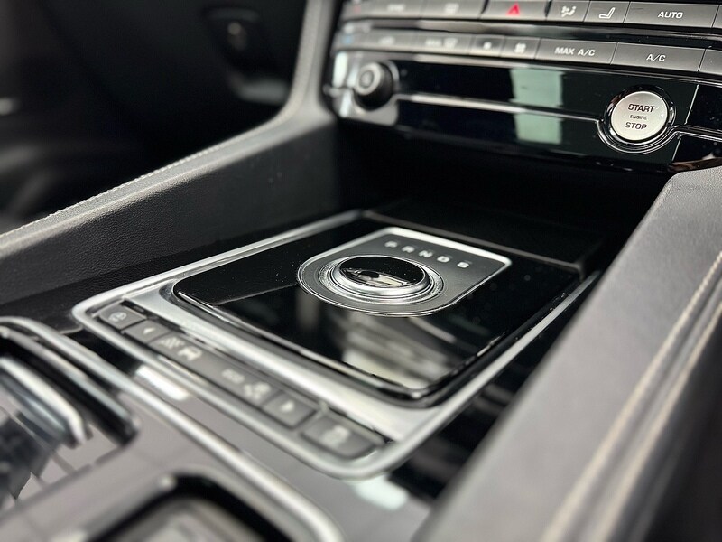 Used Jaguar F-Pace 2017 for sale - 76663659: Photo 44