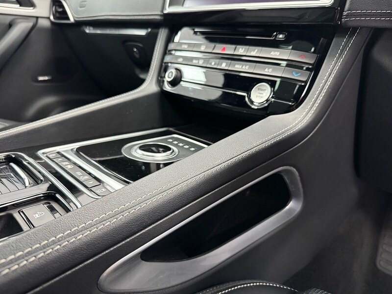 Used Jaguar F-Pace 2017 for sale - 76663659: Photo 45