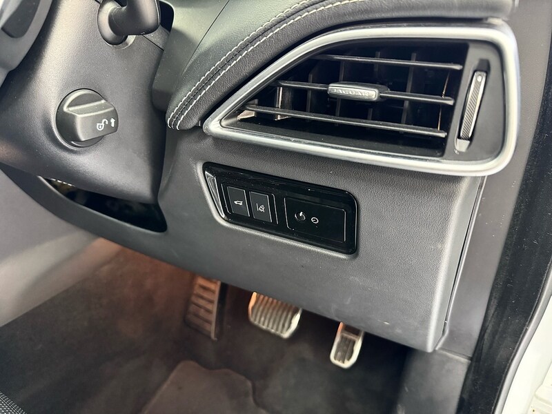 Used Jaguar F-Pace 2017 for sale - 76663659: Photo 50