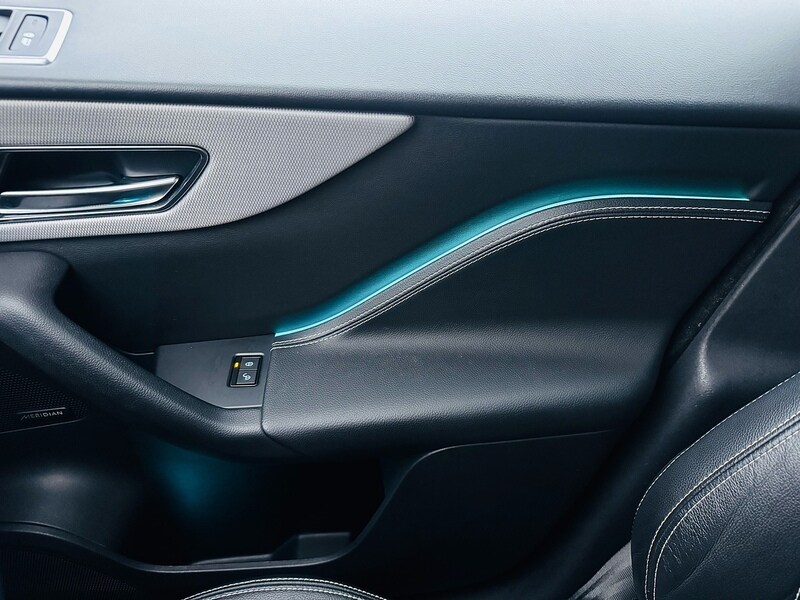 Used Jaguar F-Pace 2017 for sale - 76663659: Photo 61