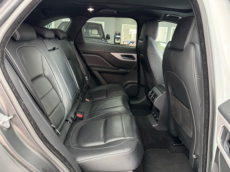Used Jaguar F-Pace 2017 for sale - 76663659: Photo 63