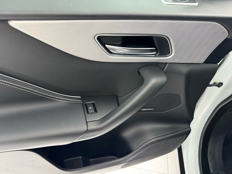 Used Jaguar F-Pace 2017 for sale - 76663659: Photo 83