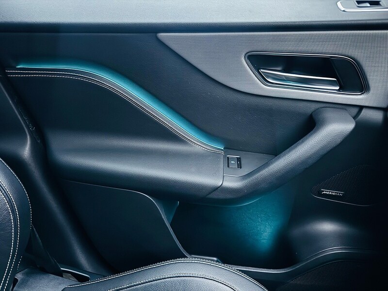 Used Jaguar F-Pace 2017 for sale - 76663659: Photo 84