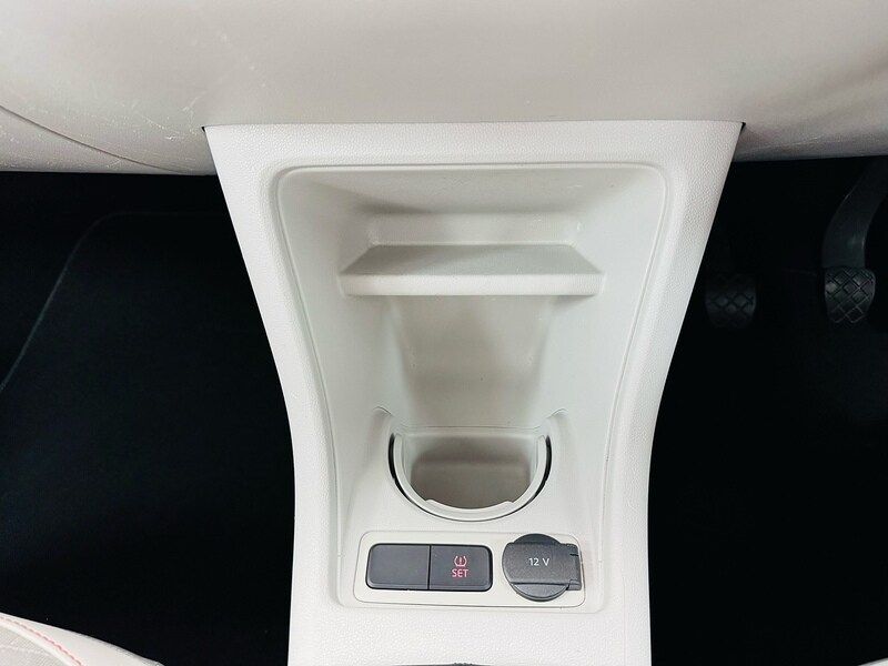 Used Volkswagen up! 2017 for sale - 76638642: Photo 29