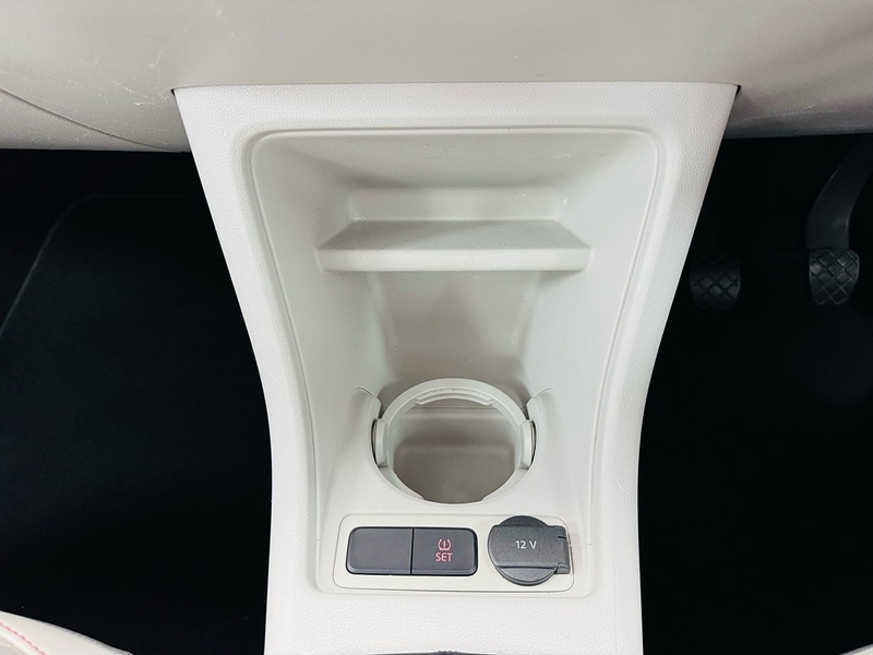 Used Volkswagen up! 2017 for sale - 76638642: Photo 30