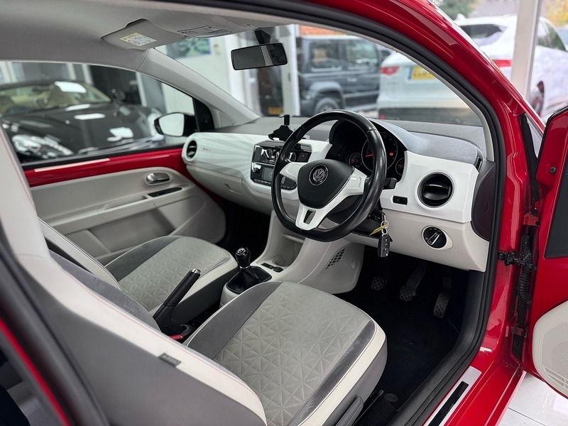 Used Volkswagen up! 2017 for sale - 76638642: Photo 35