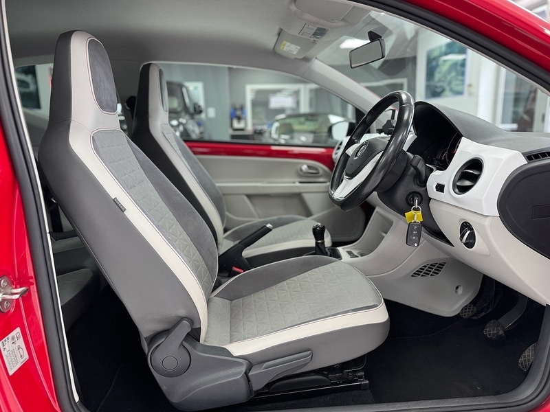 Used Volkswagen up! 2017 for sale - 76638642: Photo 36