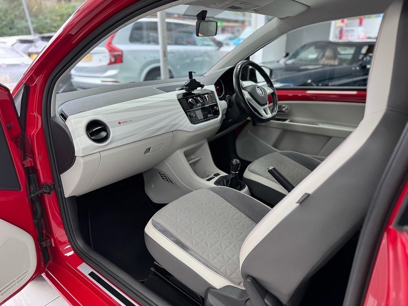 Used Volkswagen up! 2017 for sale - 76638642: Photo 46