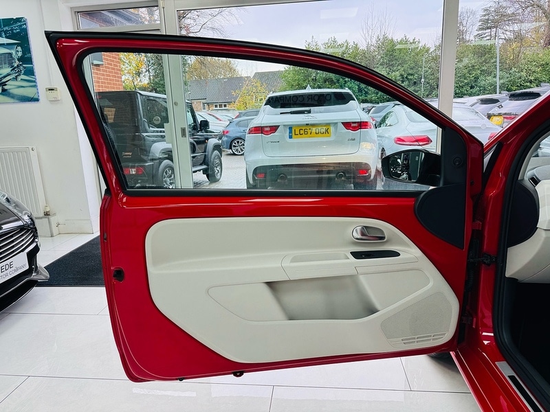 Used Volkswagen up! 2017 for sale - 76638642: Photo 57