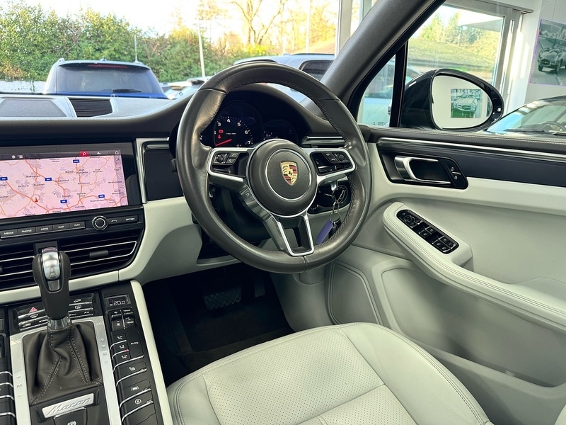 Used Porsche Macan 2020 for sale - 76919743: Photo 20