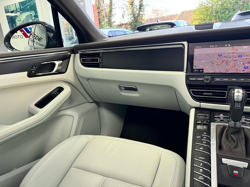 Used Porsche Macan 2020 for sale - 76919743: Photo 22