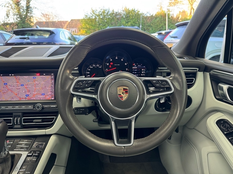 Used Porsche Macan 2020 for sale - 76919743: Photo 23