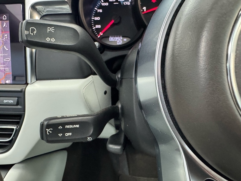 Used Porsche Macan 2020 for sale - 76919743: Photo 28