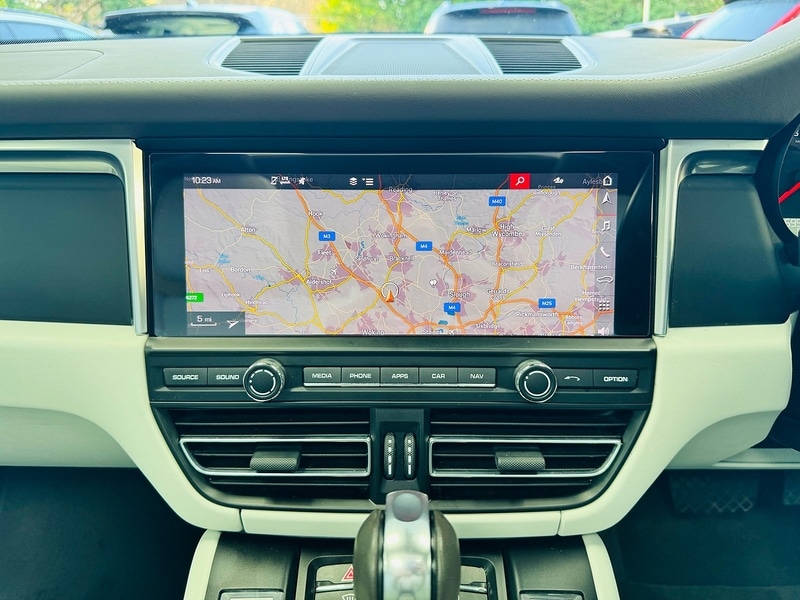 Used Porsche Macan 2020 for sale - 76919743: Photo 32