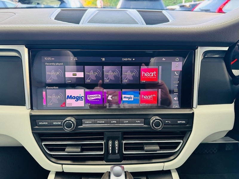 Used Porsche Macan 2020 for sale - 76919743: Photo 33