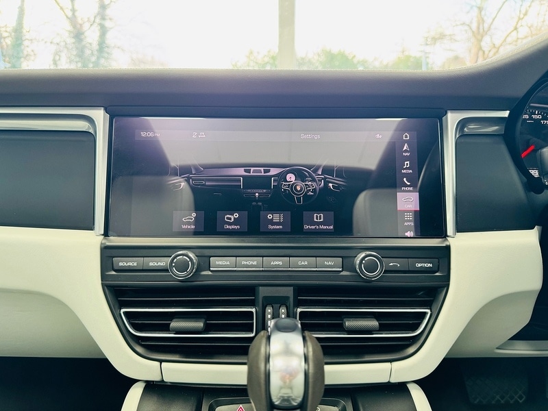 Used Porsche Macan 2020 for sale - 76919743: Photo 34