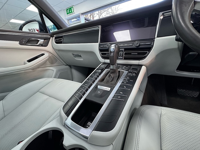 Used Porsche Macan 2020 for sale - 76919743: Photo 37