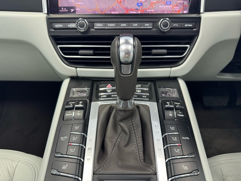 Used Porsche Macan 2020 for sale - 76919743: Photo 38