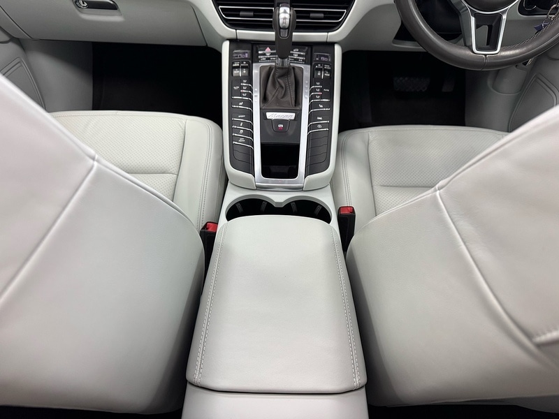 Used Porsche Macan 2020 for sale - 76919743: Photo 41