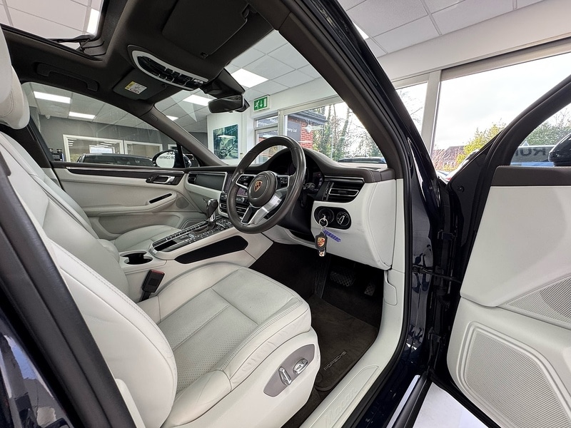 Used Porsche Macan 2020 for sale - 76919743: Photo 47