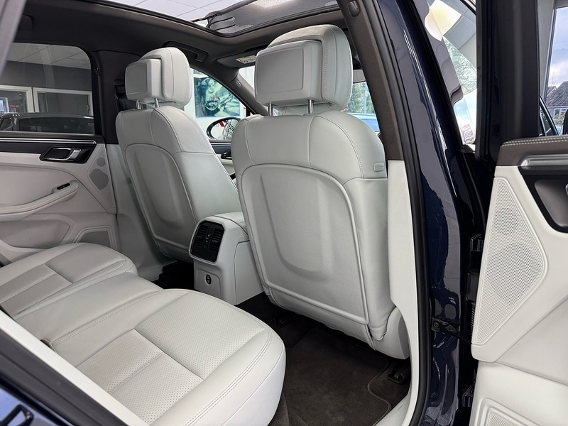 Used Porsche Macan 2020 for sale - 76919743: Photo 59