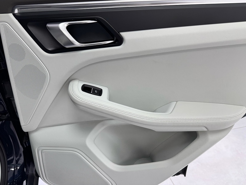 Used Porsche Macan 2020 for sale - 76919743: Photo 64