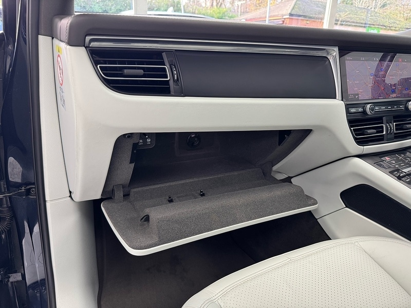 Used Porsche Macan 2020 for sale - 76919743: Photo 74