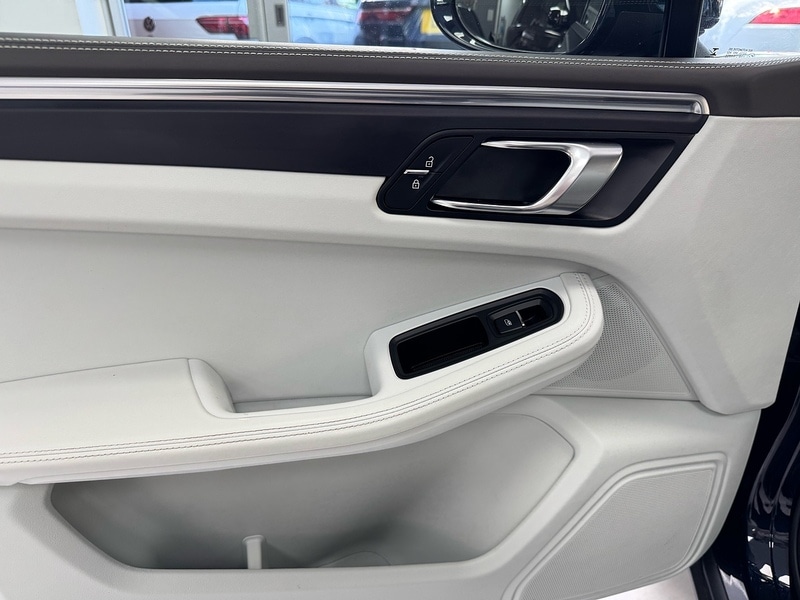 Used Porsche Macan 2020 for sale - 76919743: Photo 84