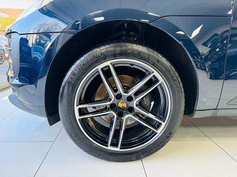 Used Porsche Macan 2020 for sale - 76919743: Photo 94