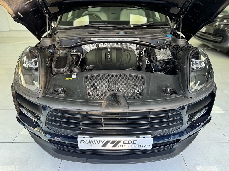 Used Porsche Macan 2020 for sale - 76919743: Photo 96