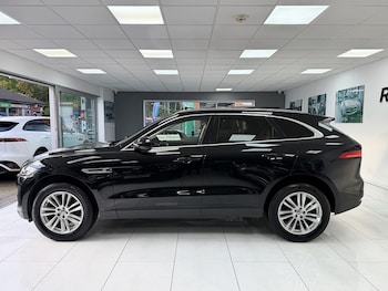 Used Jaguar F-Pace 2017 for sale - 76364419: Photo