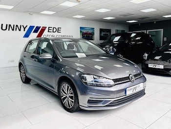 Volkswagen - Golf