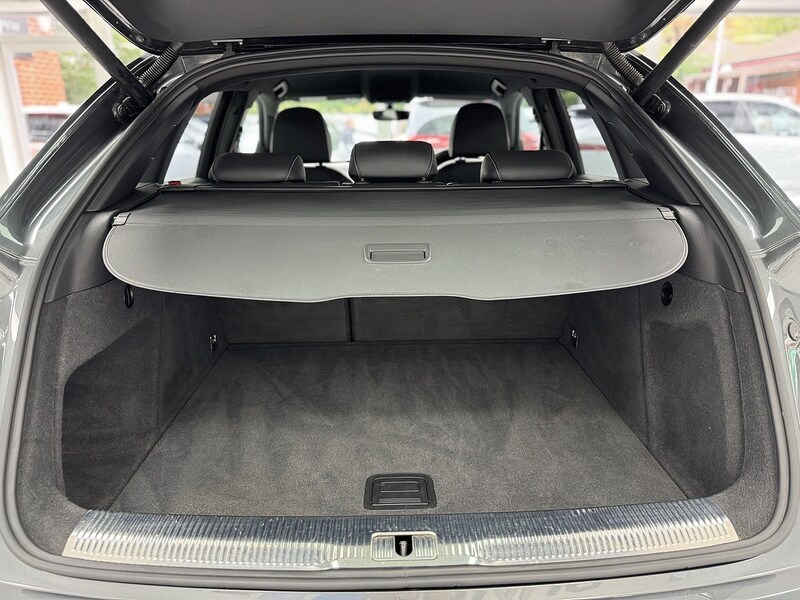 Used Audi Q3 2015 for sale - 75932489: Photo 62