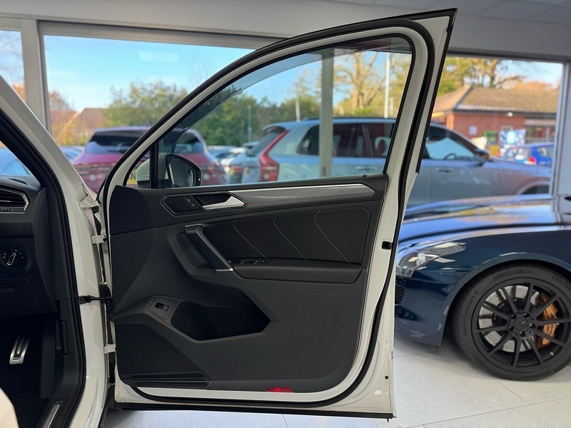 Used Volkswagen Tiguan 2016 for sale - 76692608: Photo 52