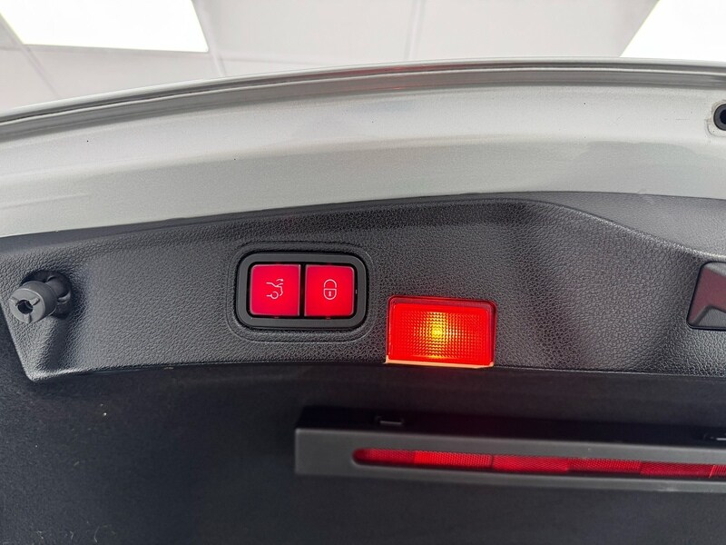 Used Mercedes-Benz C Class 2016 for sale - 76589013: Photo 76