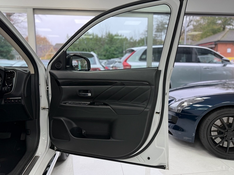 Used Mitsubishi Outlander 2016 for sale - 76707325: Photo 45