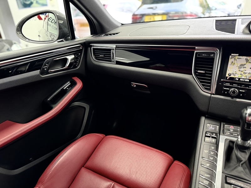 Used Porsche Macan 2015 for sale - 76536272: Photo 19